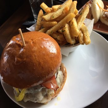 Niche Restaurant - Double cheddar burger with garlic herb fries - New American Near Me - Geneva, Illinois Niche Restaurant - Double cheddar burger with garlic herb fries - New American Near Me - Geneva, Illinois