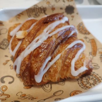 Chef & The Baker - Guava croissant - Bakeries Near Me - Tampa, Florida