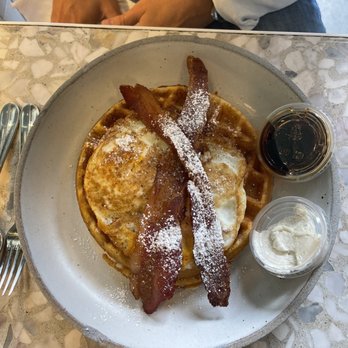 Interstellar - Bacon and Eggs Waffles - Coffee & Tea Near Me - Santa Monica, California