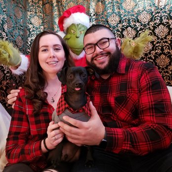 Pickle's Playland - Pictures with the grinch! - Pet Training Near Me - Redmond, Washington Pickle's Playland - Pictures with the grinch! - Pet Training Near Me - Redmond, Washington