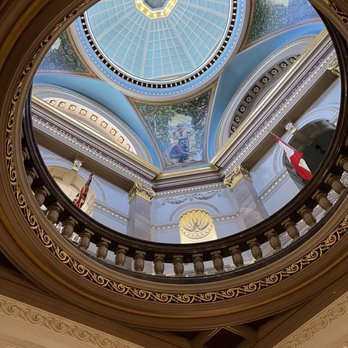 Parliament Buildings - Landmarks & Historical Buildings Near Me - Victoria, British Columbia