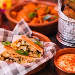 White Oaks Saloon Bar & Dining