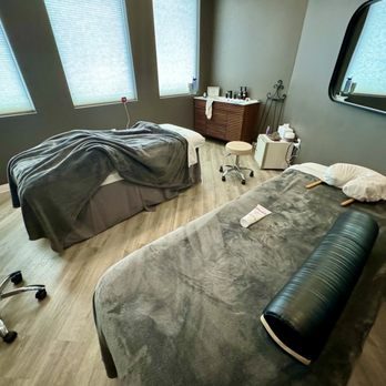 Summit Spa & Float - Eagle Mountain - The treatment room. Very nice! - Medical Spas Near Me - Eagle Mountain, Utah
