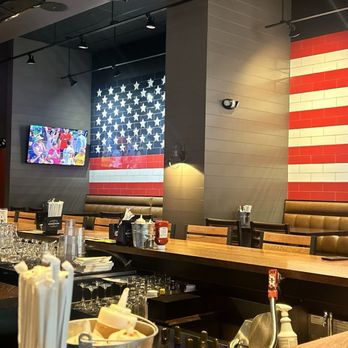 The Smoke Shop BBQ - Bar area - Barbeque Near Me - Chelmsford, Massachusetts