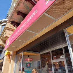 MN Eis - Ice Cream and Sweets Shoppe