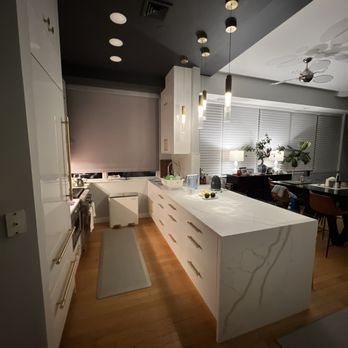 Hope Kitchen Cabinets & Stone Supply - Island view - Kitchen & Bath Near Me - Stamford, Connecticut Hope Kitchen Cabinets & Stone Supply - Island view - Kitchen & Bath Near Me - Stamford, Connecticut