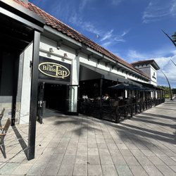 The Brass Tap - Good location with indoor and outdoor seating.