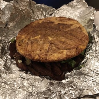 Cachapas y Mas - Patacon de carne Asada - Venezuelan Near Me - Ridgewood, New York