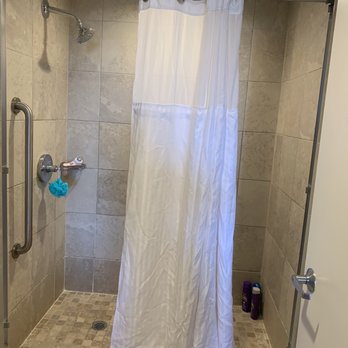 DoubleTree Resort by Hilton Hollywood Beach - Shower - Hotels Near Me - Hollywood, Florida