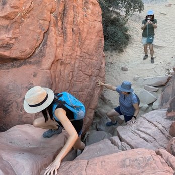 Calico Tanks Trail - Climbing on boulders - Hiking Near Me - Las Vegas, Nevada Calico Tanks Trail - Climbing on boulders - Hiking Near Me - Las Vegas, Nevada
