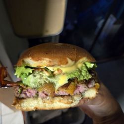 Teddy's Bigger Burgers - Kaneohe - Kaneohe Burger ! Yum !