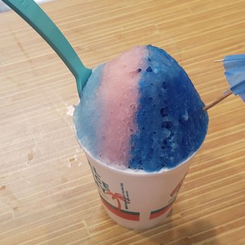 Bahama Buck's - Redlands - Pink and blue cotton candy, and blue bubblegum - Desserts Near Me - Redlands, California