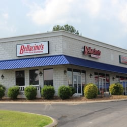 Bellacino's Pizza & Grinders - Bellacino's view from parking lot