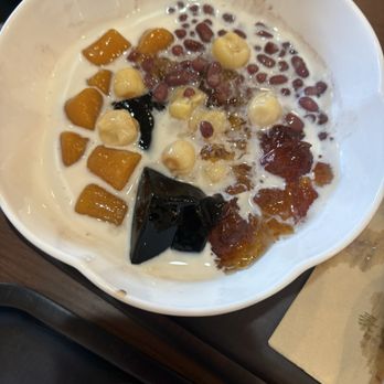 Makkee Dessert - Desserts Near Me - Los Angeles, California