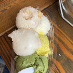 Matcha, lychee, lemon poppy, Thai sweet basil, and tiramisu flight. Matcha, lychee, lemon poppy, Thai sweet basil, and tiramisu flight.