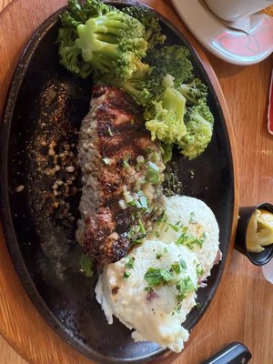 Applebee's Grill + Bar by null