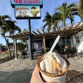 Ice and Cream Creamery - Outside of ice cream shop - Ice Cream & Frozen Yogurt Near Me - St. Pete Beach, Florida