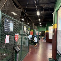 D-BAT Mesa - Main walkway between cages