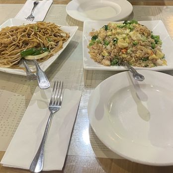 China Moon Restaurant - Chicken chow mein and vegetable fried rice - Chinese Near Me - Moraga, California China Moon Restaurant - Chicken chow mein and vegetable fried rice - Chinese Near Me - Moraga, California