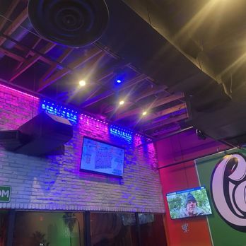 Cali Kitchen and Bar - Ambiance - Cajun/Creole Near Me - Houston, Texas Cali Kitchen and Bar - Ambiance - Cajun/Creole Near Me - Houston, Texas