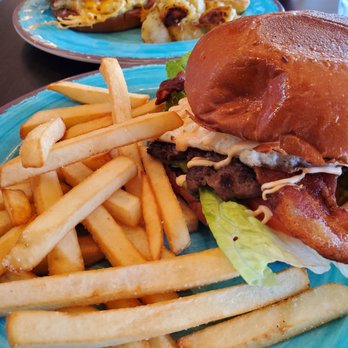 Atticus Cafe - The Atticus burger and the Hemingway - Breakfast & Brunch Near Me - Anaheim, California