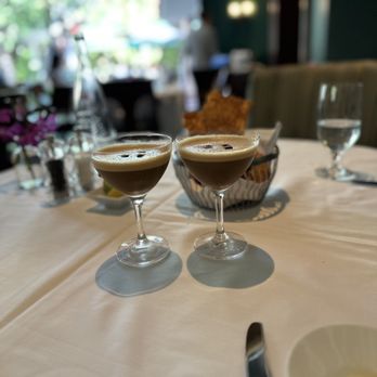 Polo Lounge - Double espresso martini - New American Near Me - Beverly Hills, California Polo Lounge - Double espresso martini - New American Near Me - Beverly Hills, California