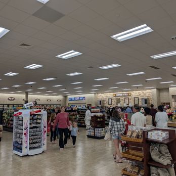 Buc-ee’s - Gas Stations Near Me - Mount Crawford, Virginia