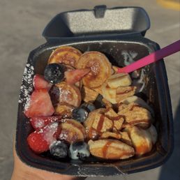 Mini Pancakes Half N Half Berries + Cinnamon Crunch Mini Pancakes Half N Half Berries + Cinnamon Crunch