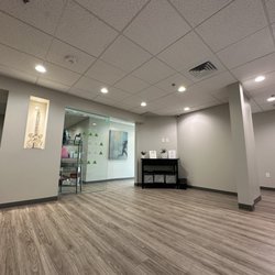 New Heights Chiropractic and Rehabilitation - Waiting room