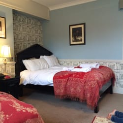 Pembroke Arms Hotel - The family room