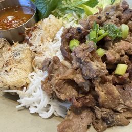Vermicelli Bowl (Bun Thit Nuong) Vermicelli Bowl (Bun Thit Nuong)