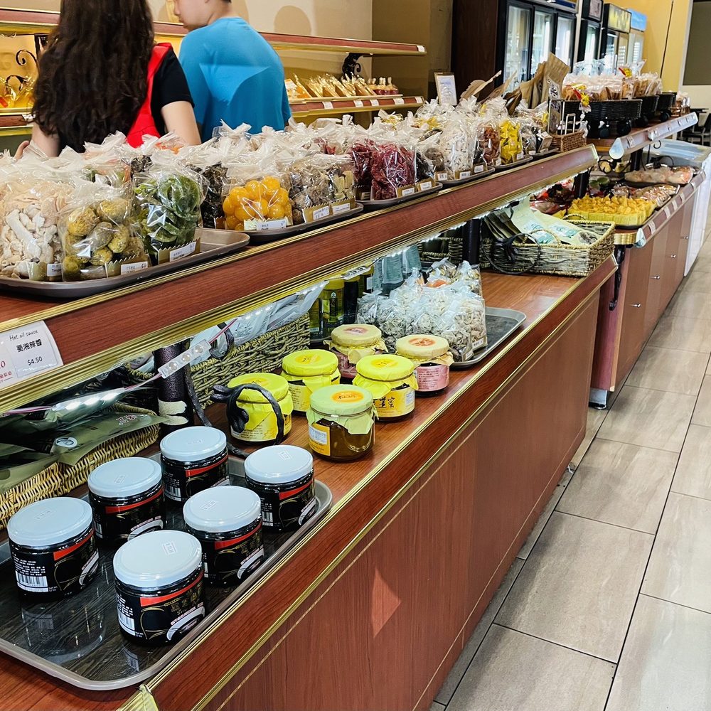 Momo Bakery - Bakeries Near Me - Monterey Park, California