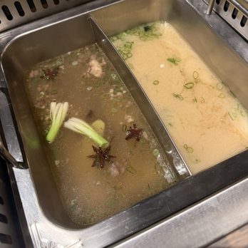 Simmer Claw Bar - Bone marrow broth and miso broth - Cajun/Creole Near Me - Rohnert Park, California Simmer Claw Bar - Bone marrow broth and miso broth - Cajun/Creole Near Me - Rohnert Park, California