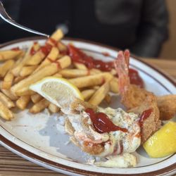 Shrimp House - Golden fried shrimp with fries