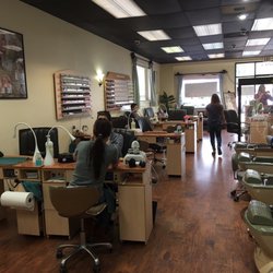 Helen's Nail Salon