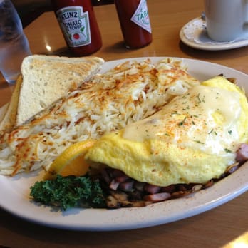 Nikki's Restaurant & Lounge - Verrrry yummie breakfast! Mushroom, Ham & Swiss omelette. - Diners Near Me - Covington, Washington
