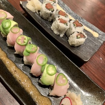 Ozumo - Hamachi Maki and Classic Maki (spicy tuna) - Sushi Bars Near Me - San Francisco, California Ozumo - Hamachi Maki and Classic Maki (spicy tuna) - Sushi Bars Near Me - San Francisco, California