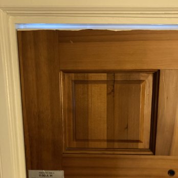 Key West Harbor Inn - Door that doesn't close right and you hear everything - Bed & Breakfast Near Me - Key West, Florida Key West Harbor Inn - Door that doesn't close right and you hear everything - Bed & Breakfast Near Me - Key West, Florida