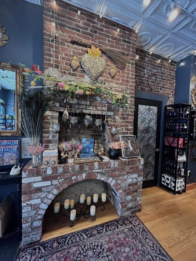Witch City Wicks Image