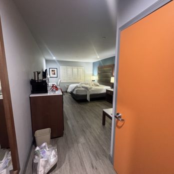 BLVD Hotel & Studios - The entrance to our room, the door on the right is to the bathroom. - Hotels Near Me - Studio City, California BLVD Hotel & Studios - The entrance to our room, the door on the right is to the bathroom. - Hotels Near Me - Studio City, California