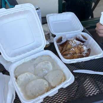 Ginas Anykine Grinds Cafe - Biscuits and gravy and french toast - Breakfast & Brunch Near Me - Waimea, Hawaii
