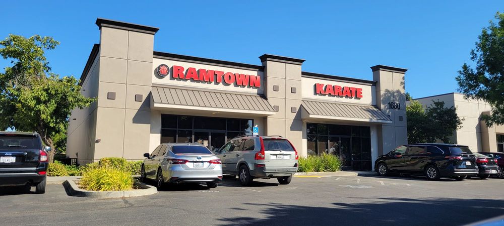Ramtown Karate Logo