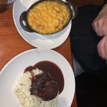Red Dog On Main - American Near Me - Rogersville, Tennessee