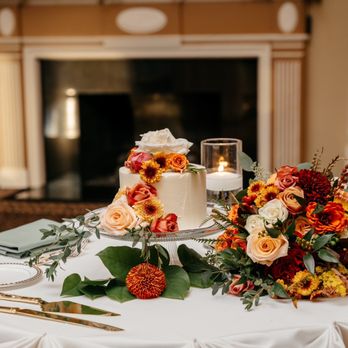 Debi's Designs - Florists Near Me - South Elgin, Illinois