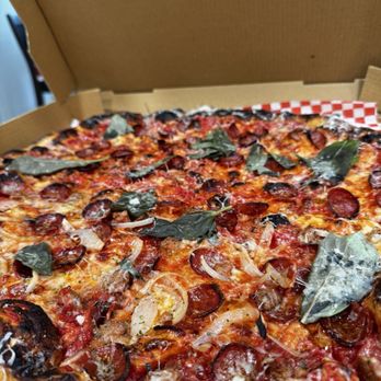 Corner Slice - Peppa pig! Half of it had onions and sausage added! - Pizza Near Me - Livermore, California Corner Slice - Peppa pig! Half of it had onions and sausage added! - Pizza Near Me - Livermore, California