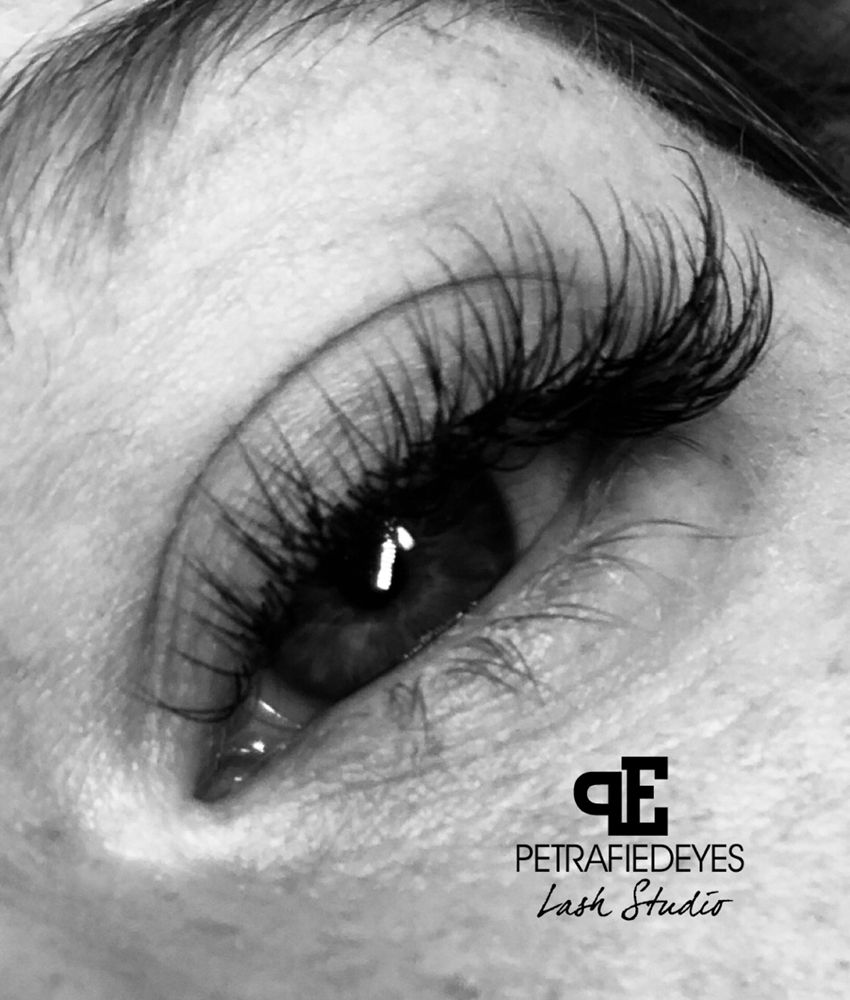 Petrafied Eyes Lash Studio Logo