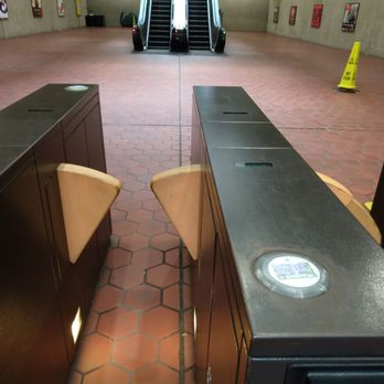 EAST FALLS CHURCH METRO STATION - Updated December 2025 - 44 Photos