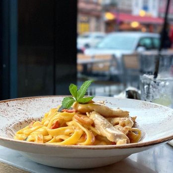 remos - @iamemanueleromeo: we were walking through the streets of cologne and had this delicious lunch/dinner/meal - Pizza Near Me - Cologne, NW