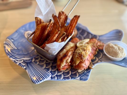 Aunt Catfish's On the River by null