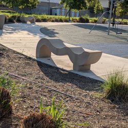Larwin Park - Curvy bench